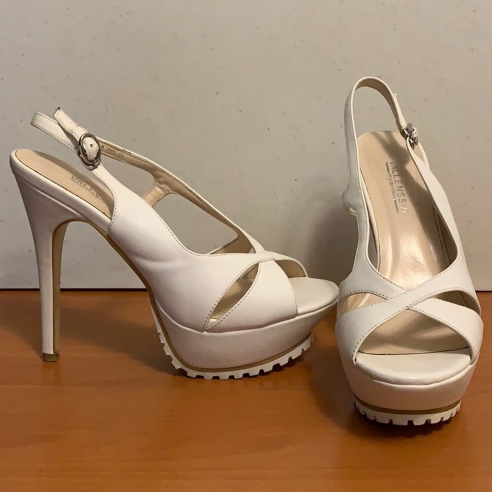 Tractor Platform White Heels